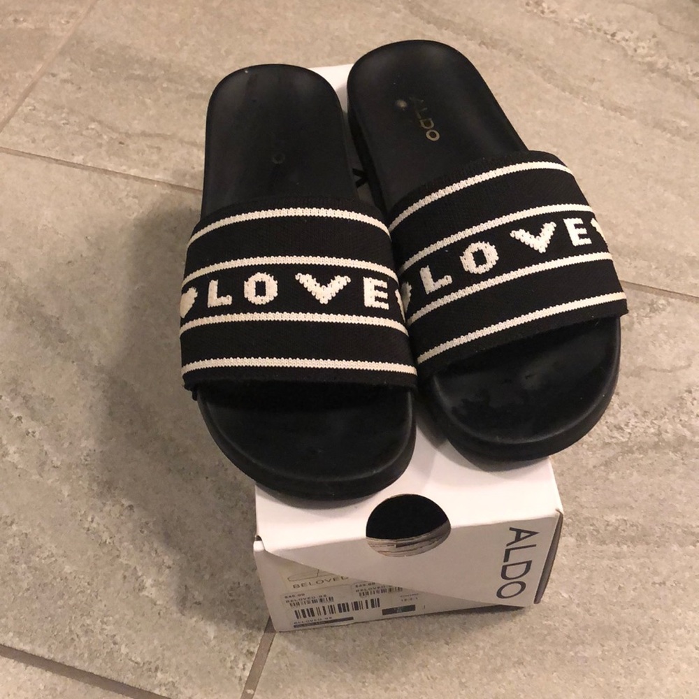 Aldo slides